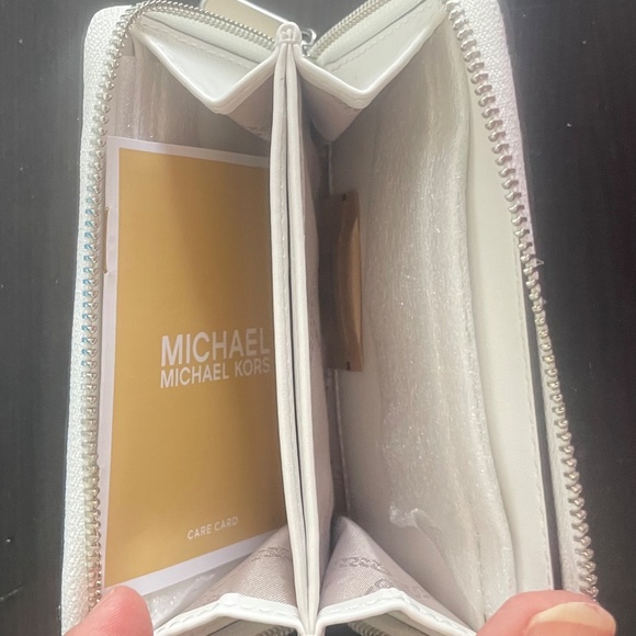 MICHAEL MICHAEL KORS Small size  Logo Wallet - Picture 4 of 4